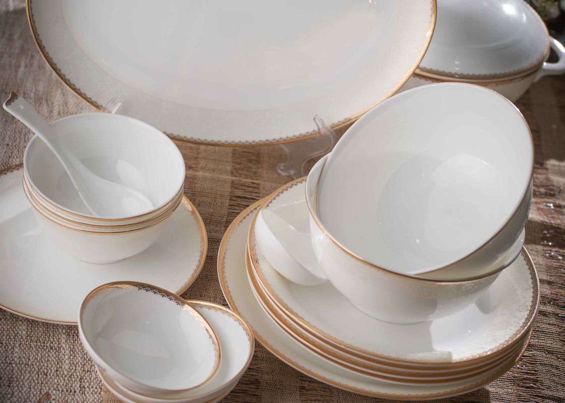 45pcs Gold Rim Fine Porcelain 43% Bone China Lace Dinner Set