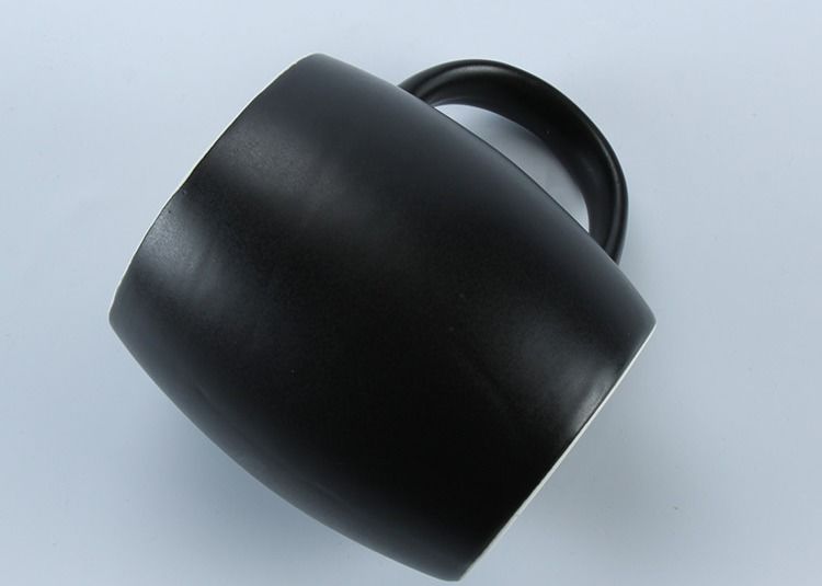 Embossed Swirl 400ml Blank Ceramic Cafe Mugs Barrel Shaped